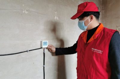 對轄區(qū)內(nèi)煤改電用戶進行走訪，檢查取暖設(shè)備