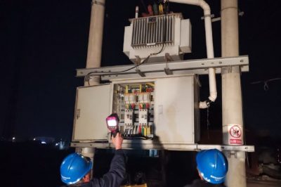 在夜間電力負(fù)荷高峰期對(duì)變壓器、線路進(jìn)行巡視