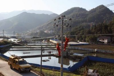 上門為魚庫檢查用電安全、供電線路、自備發(fā)電機等設(shè)備