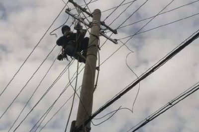開展接戶線、銹蝕表箱改造，努力增荷供電可靠性