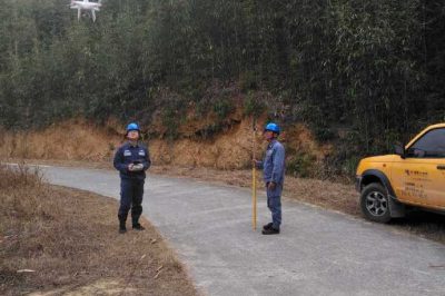 南方電網(wǎng)廣東肇慶供電局電“醫(yī)生”為線路設(shè)備“體檢”