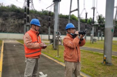 龍王山變?yōu)?月份待檢修設(shè)備進行紅外精確測溫試驗