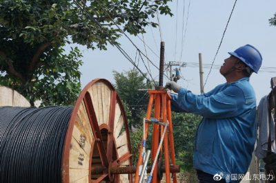 蛇窩泊鎮(zhèn)前柳家村低壓線路進(jìn)行延伸改造 蛇窩泊鎮(zhèn)前柳家村低壓線路進(jìn)行延伸改造