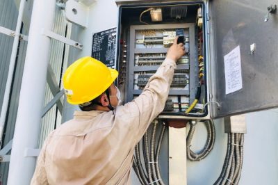 安瀾變運(yùn)維人員開展設(shè)備除濕器專項(xiàng)巡視工作 安瀾變運(yùn)維人員開展設(shè)備除濕器專項(xiàng)巡視工作