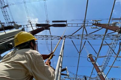 連云港運(yùn)維站500千伏伊蘆變運(yùn)維人員執(zhí)行站內(nèi)停電操作 連云港運(yùn)維站500千伏伊蘆變運(yùn)維人員執(zhí)行站內(nèi)停電操作